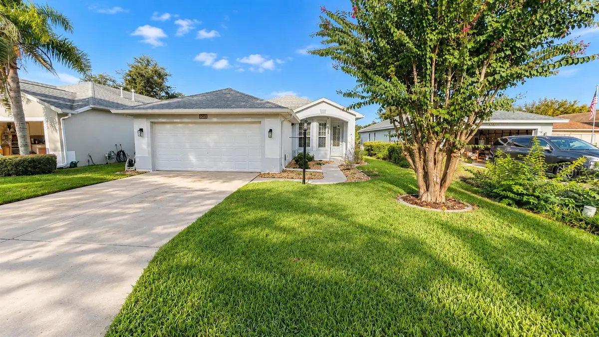 4925 Portsmouth Street, Tavares, FL 32778 - #1