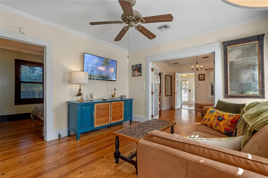 305 S Highland Street, Mount Dora, FL 32757 - #2
