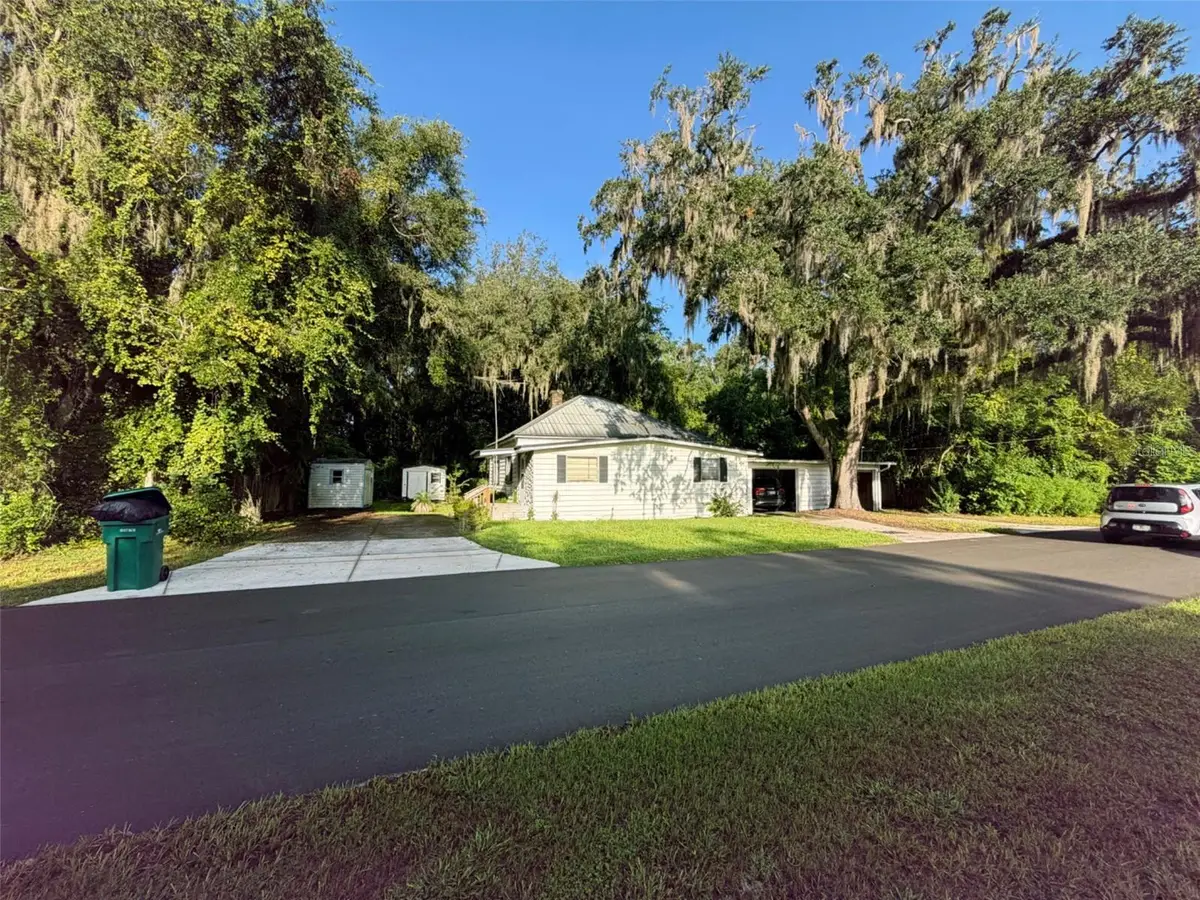 323 S Old Wire Road, Wildwood, FL 34785 - #1