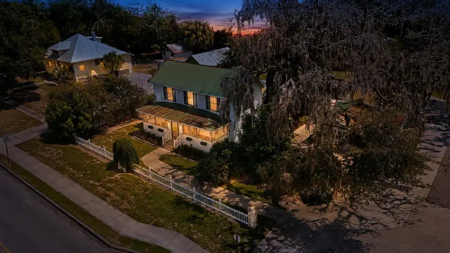 605 S Main Avenue, Minneola, FL 34715 - #2