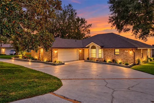 10598 Lake Hill Drive, CLERMONT, FL 34711