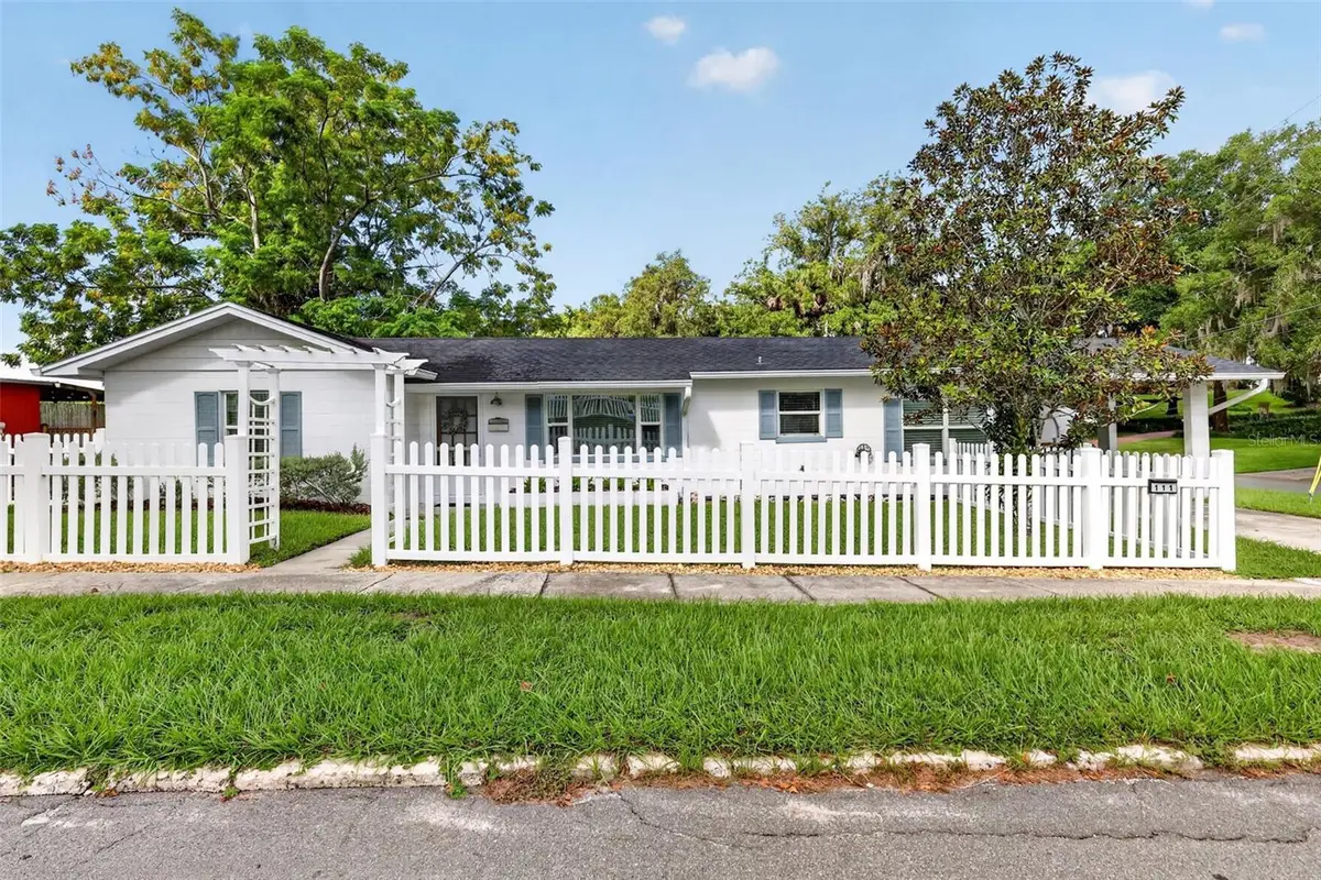 111 S Clayton Street, Mount Dora, FL 32757 - #1
