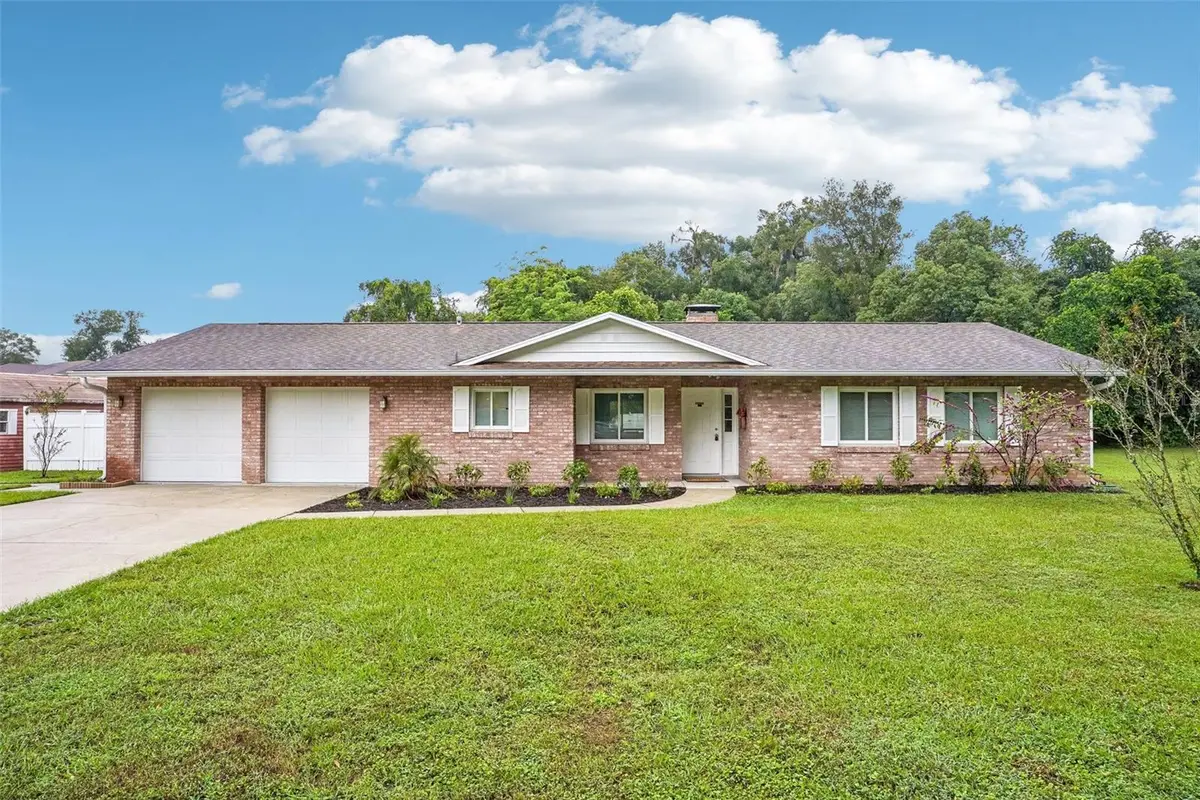 101 W Lemon Street, Lady Lake, FL 32159 - #1