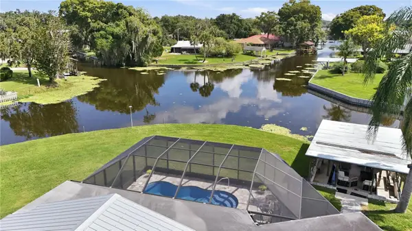 1612 Orange Avenue, TAVARES, FL 32778