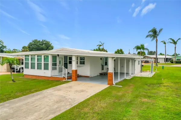1022 Capella Drive, TAVARES, FL 32778