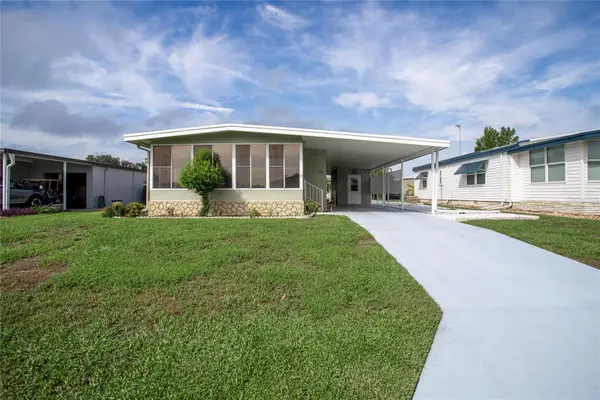 717 Surrey Place, LEESBURG, FL 34748