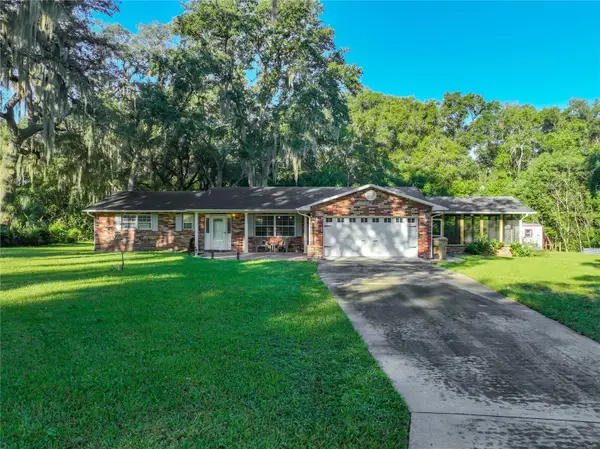35933 Clear Lake Circle, EUSTIS, FL 32736