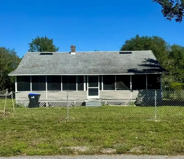 319 W 4th Street, Apopka, FL 32703 - #1