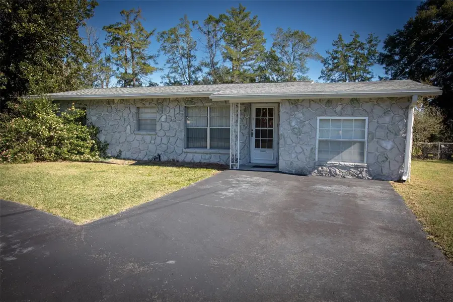 393 Hilltop Drive, Orange Park, FL 32073 - Image #2