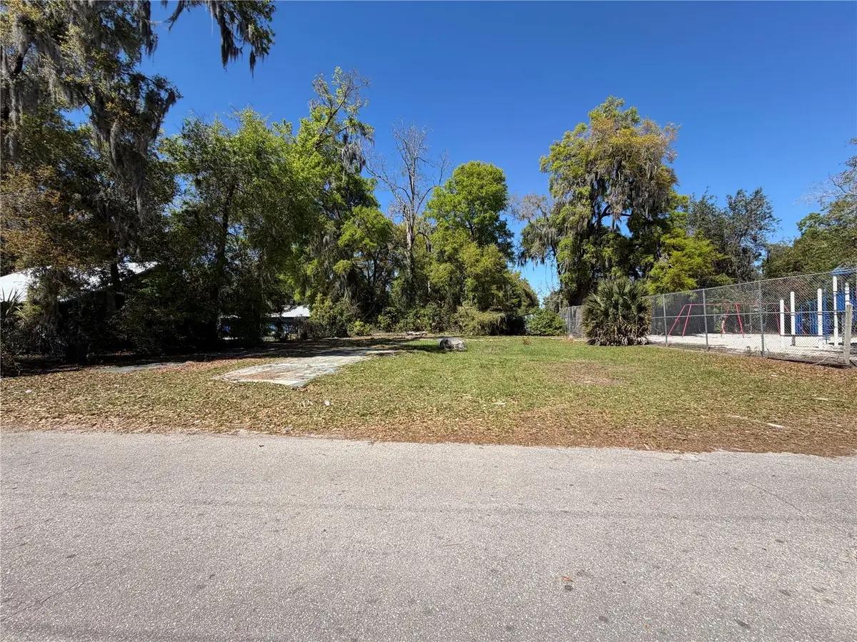 402 SW 7th Place, Gainesville, FL 32601 - #1
