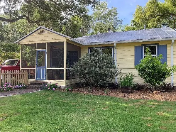 1017 NE 8th Avenue, GAINESVILLE, FL 32601
