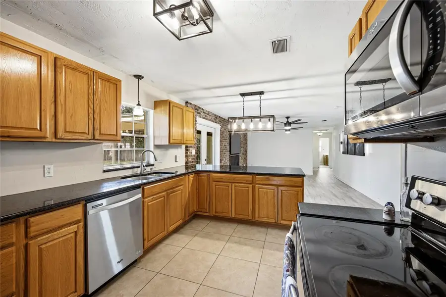 3900 NW 37th Place, Gainesville, FL 32606 - #3