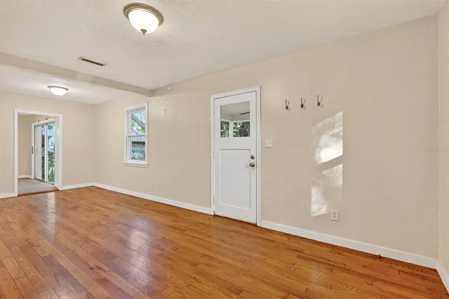 914 NE 6th Avenue, Gainesville, FL 32601 - #3