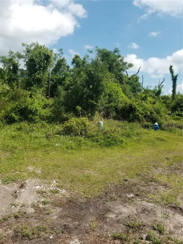 21 Milwaukee Avenue, PALM COAST, FL 32137