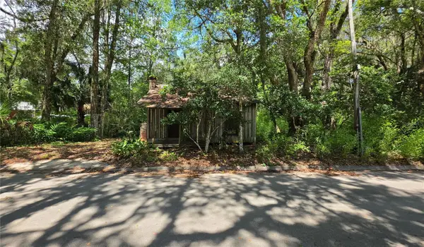 304 NW 5th Street, MICANOPY, FL 32667