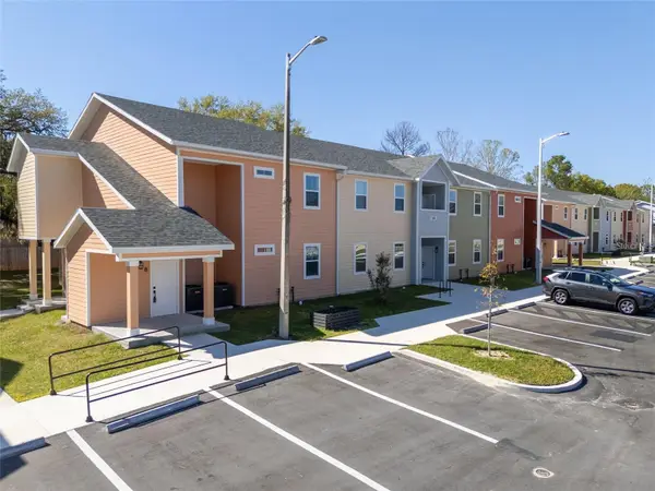 1581 NW 29th Road #8, GAINESVILLE, FL 32605
