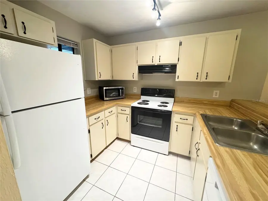 109 SE 16th Avenue #Q101, Gainesville, FL 32601 - #3