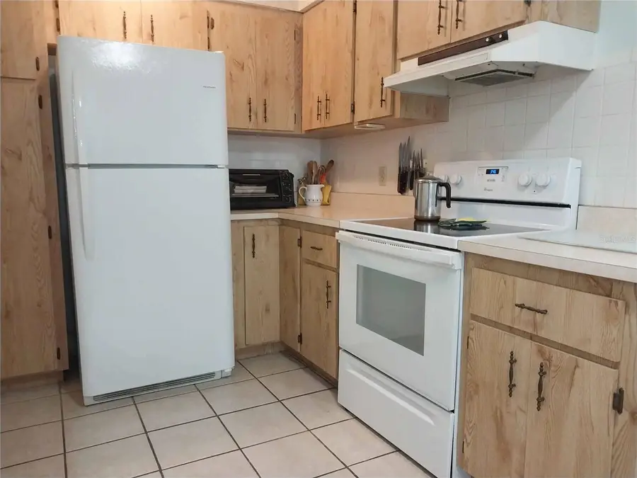 340 Walter Avenue, Frostproof, FL 33843 - Image #3