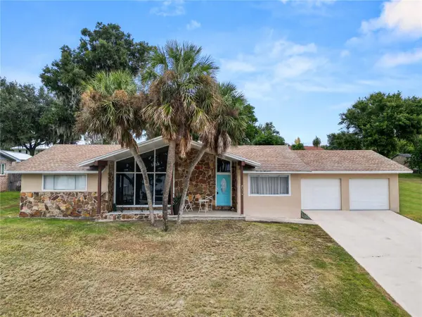 1316 Lake Ariana Boulevard, AUBURNDALE, FL 33823