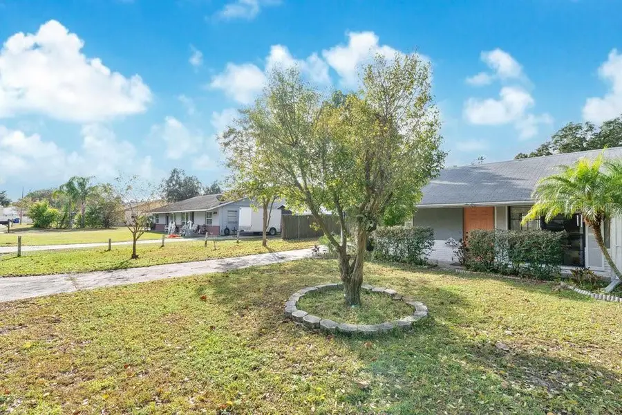 4527 Holder Court, Lakeland, FL 33813 - Image #2