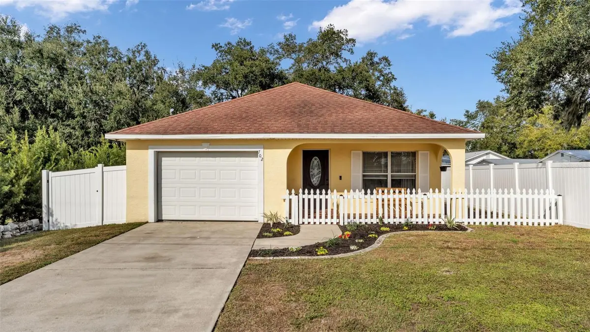 702 Lemon Avenue, Dundee, FL 33838 - Image #1