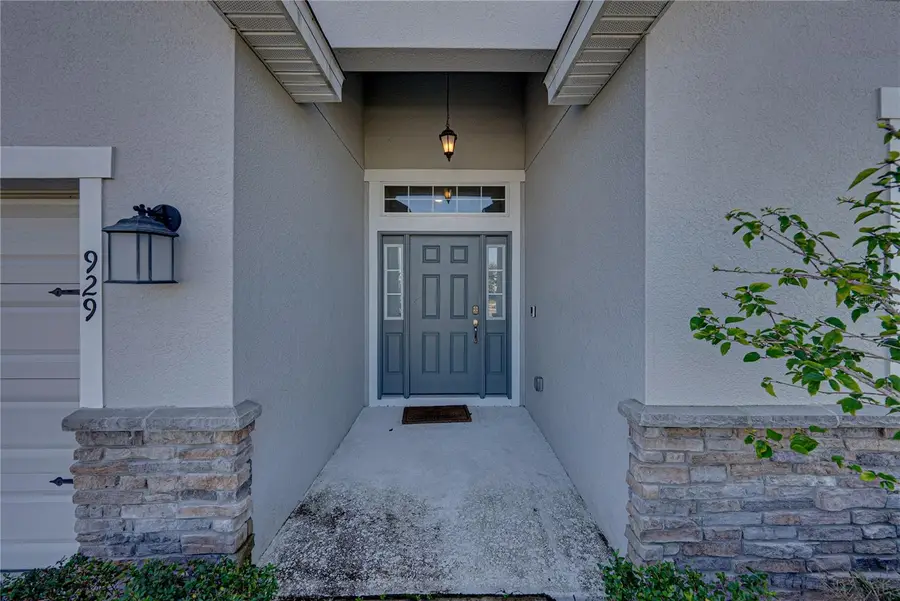 929 Montgomery Lane, Polk City, FL 33868 - Image #2