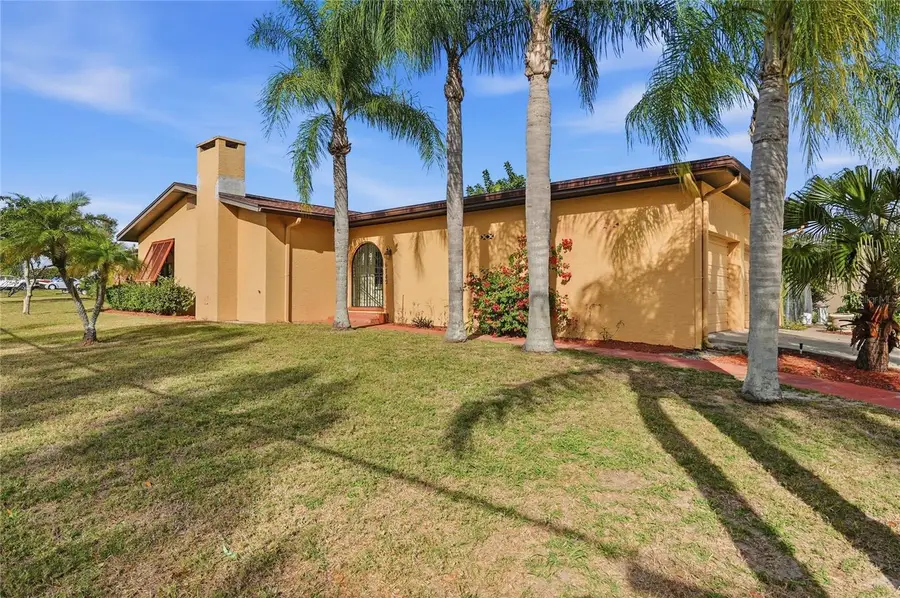 6742 Winterset Gardens Road, Winter Haven, FL 33884 - Image #2