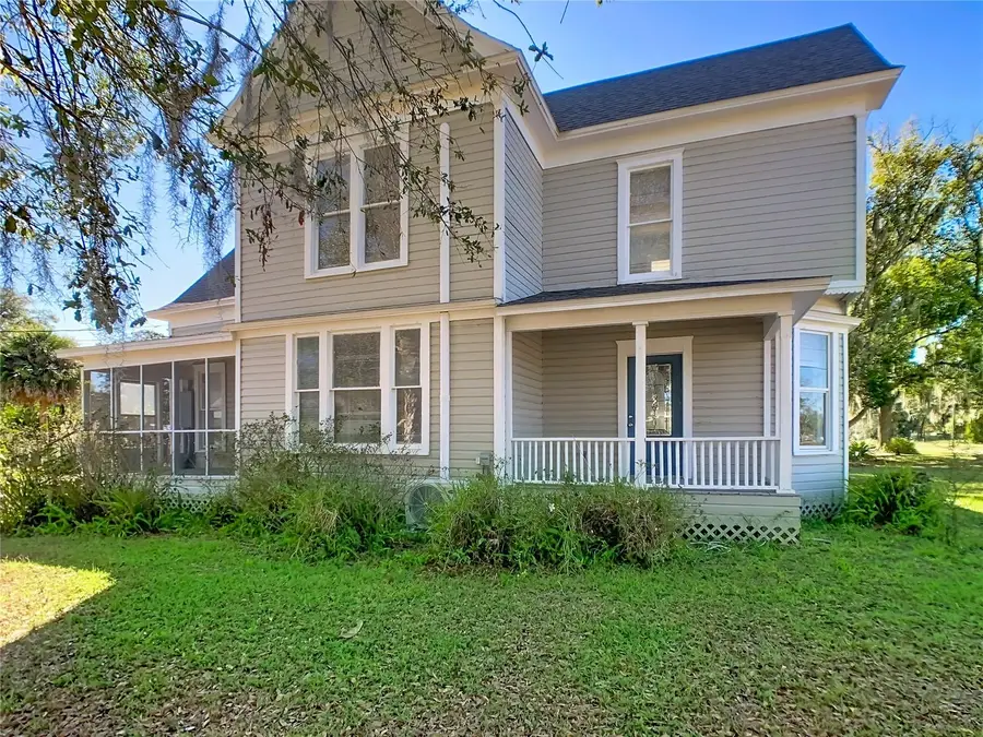 304 E Main Street, Bowling Green, FL 33834 - #2