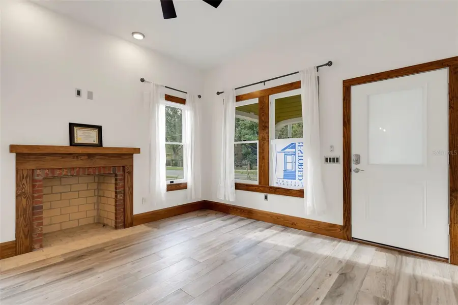 711 E Lime Street, Lakeland, FL 33801 - #2