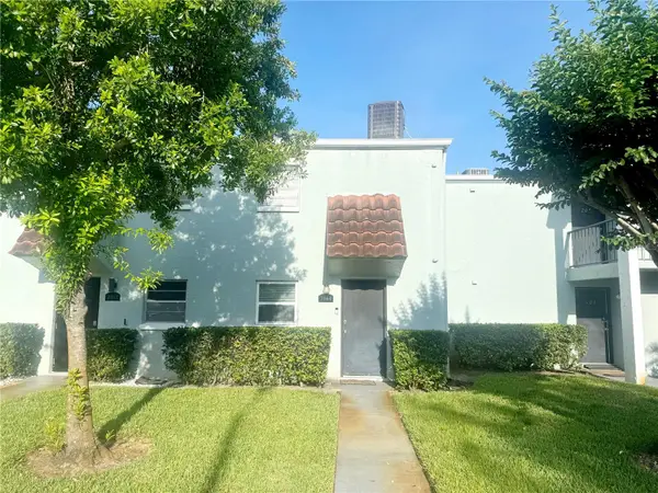 2864 Somerset Park Drive #2864, TAMPA, FL 33613