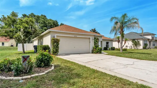 8202 Westmont Terrace Drive, LAKELAND, FL 33810