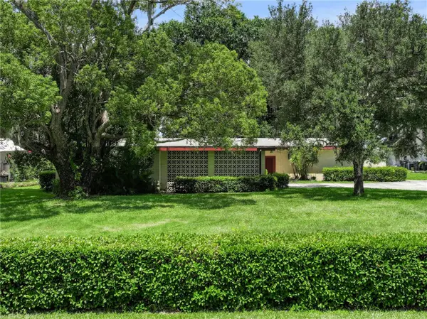 1210 W Lake Hamilton Drive, WINTER HAVEN, FL 33881