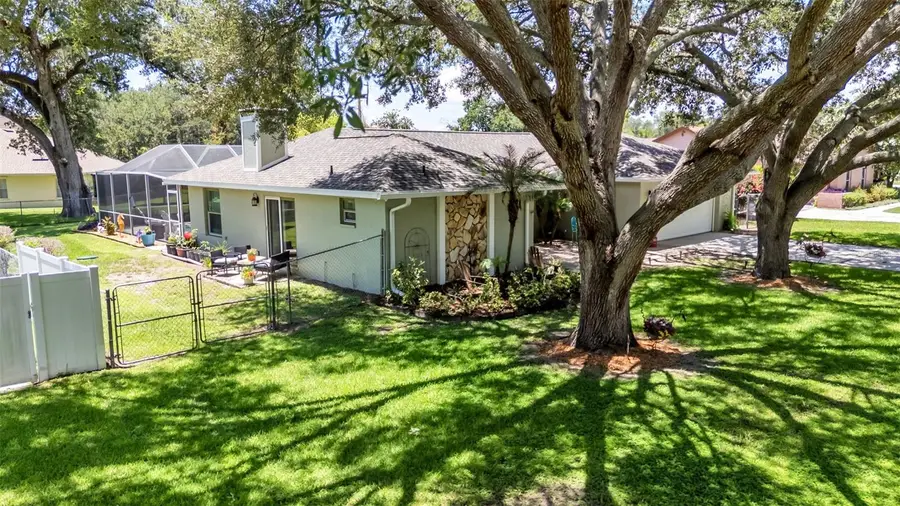 422 Willow Run, Lakeland, FL 33813 - #3