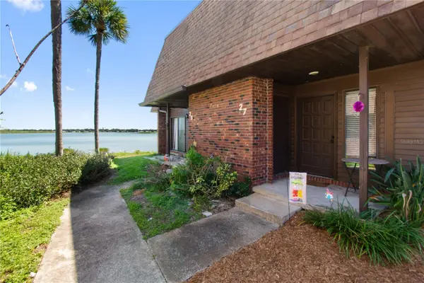 1836 N Crystal Lake Drive #27, LAKELAND, FL 33801