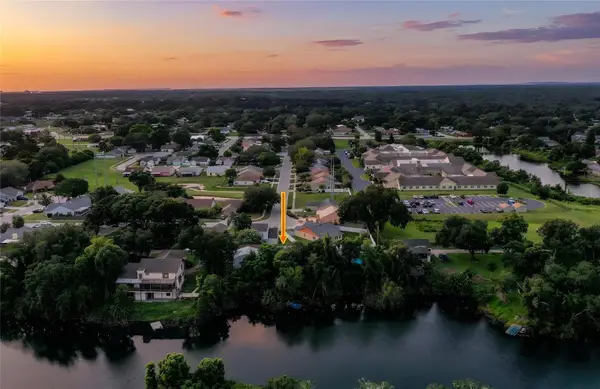 950 Lake Cove Trail, LAKELAND, FL 33813