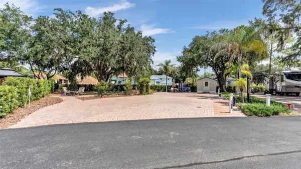 16325 Cherry Tree Court, CLERMONT, FL 34714