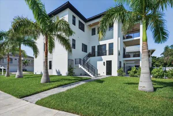 116 Wimbledon Court, REDINGTON SHORES, FL 33708
