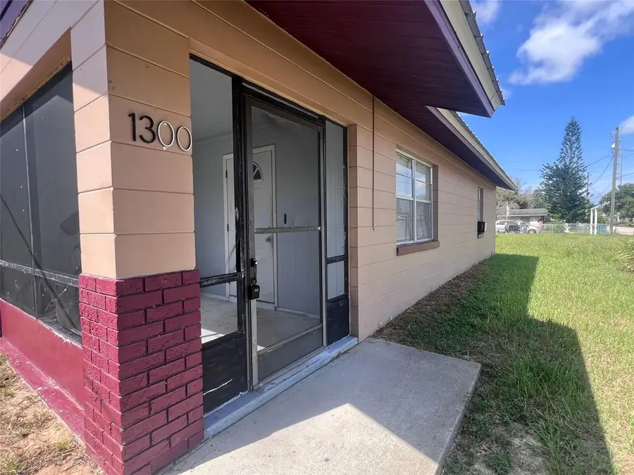 1300 S Carolina Avenue, Avon Park, FL 33825 - #2