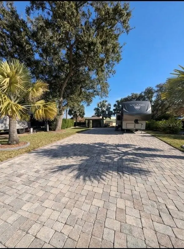 16353 Cherry Tree Court, CLERMONT, FL 34714
