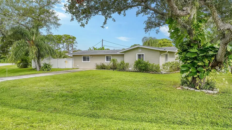 1560 Poinciana Road, Venice, FL 34293 - Image #2