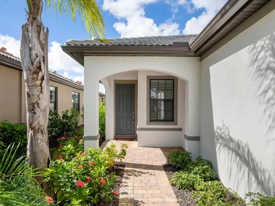 13467 Nobilio Street, Venice, FL 34293 - Image #2
