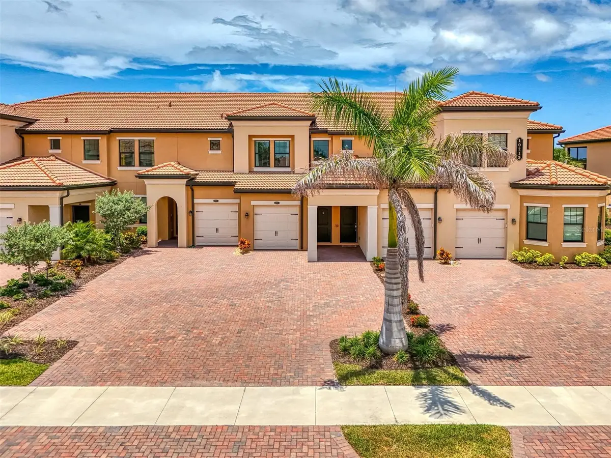 10213 Staggerbush Drive #202, Venice, FL 34293 - Image #1