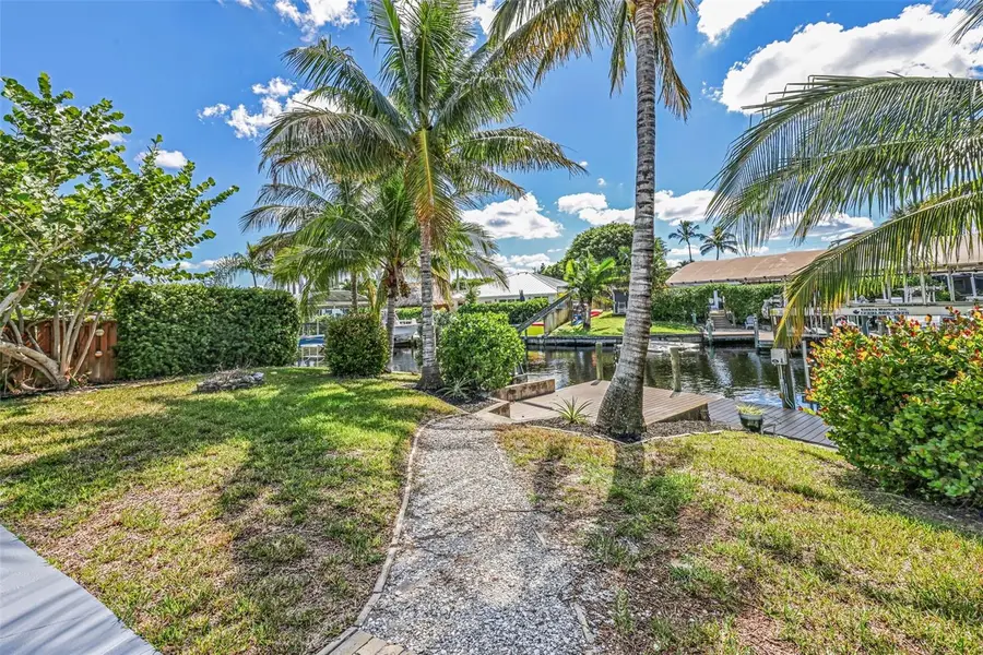392 Norwood Court, Fort Myers, FL 33919 - Image #3