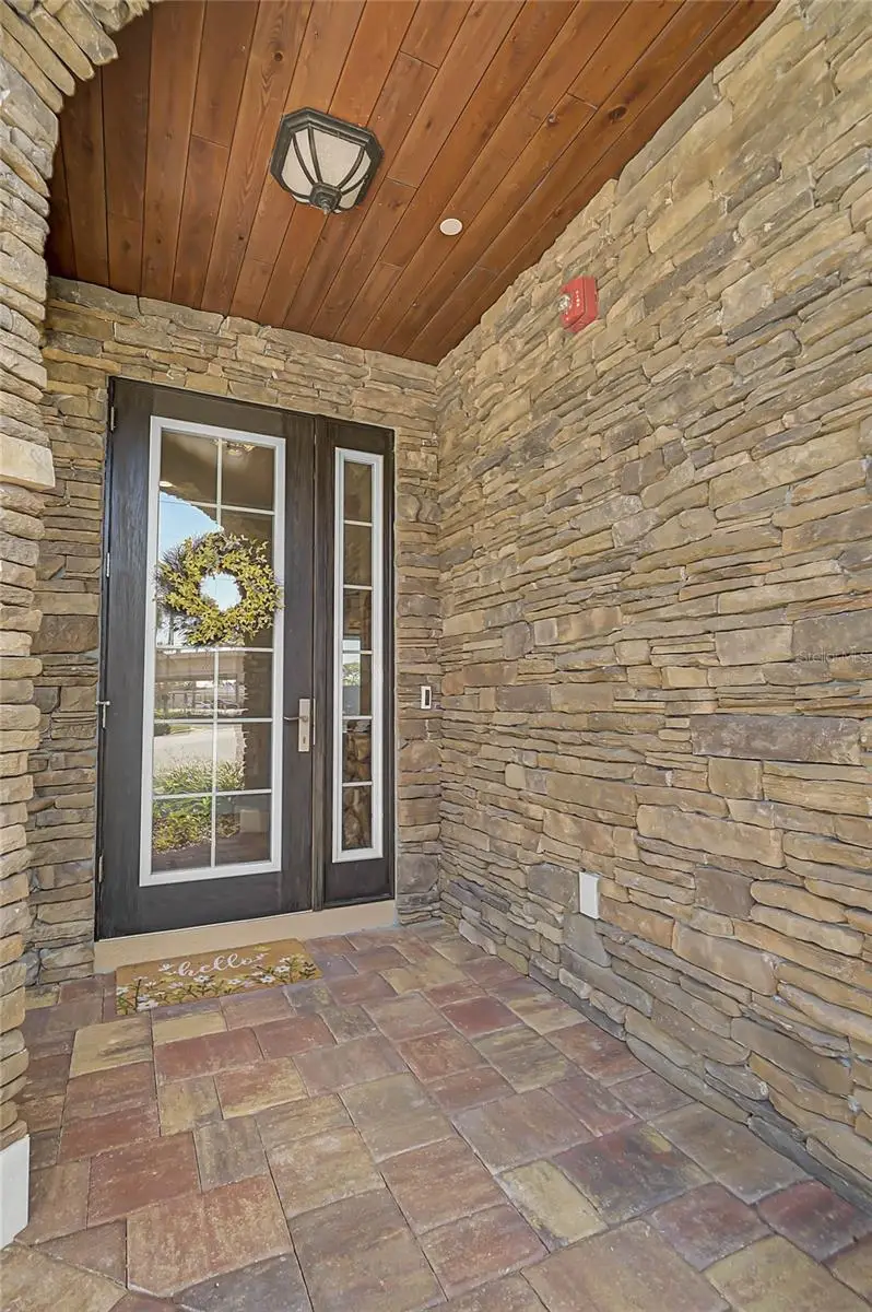 205 E Venice Avenue, Venice, FL 34285 - Image #2