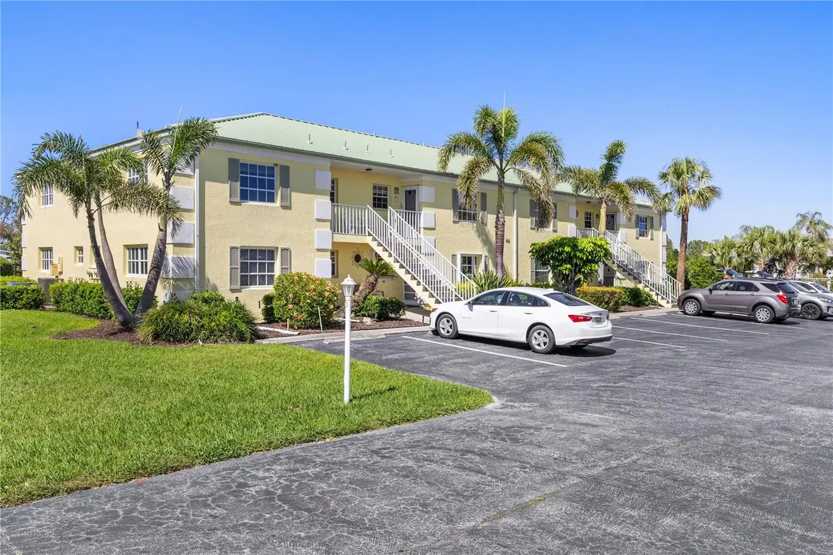 942 Capri Isles Boulevard #105, Venice, FL 34292 - Image #1