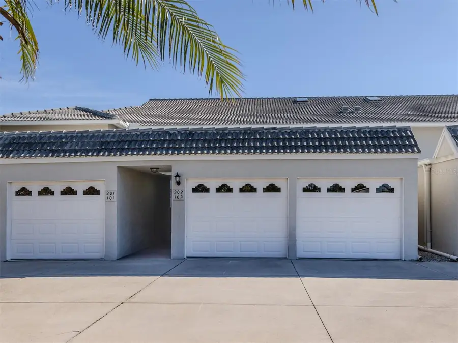 936 Capri Isles Boulevard #102, Venice, FL 34292 - Image #3