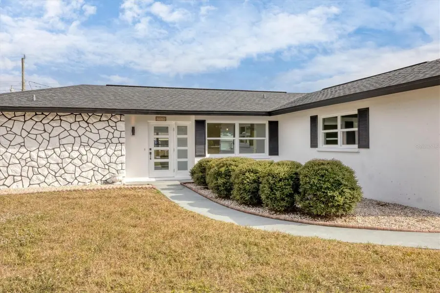 218 Alsace Avenue, Venice, FL 34293 - Image #2