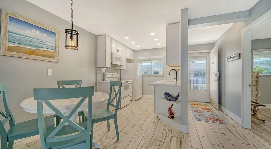 708 Tamiami Trail S #308, Venice, FL 34285 - Image #3