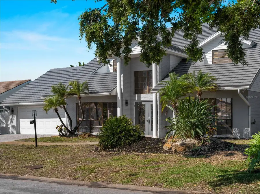 318 Oakwood Circle, Englewood, FL 34223 - Image #2