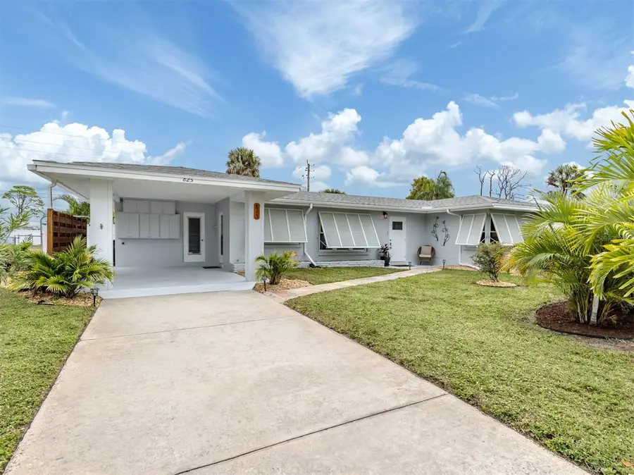 825 Nokomis Avenue S, Venice, FL 34285 - Image #2